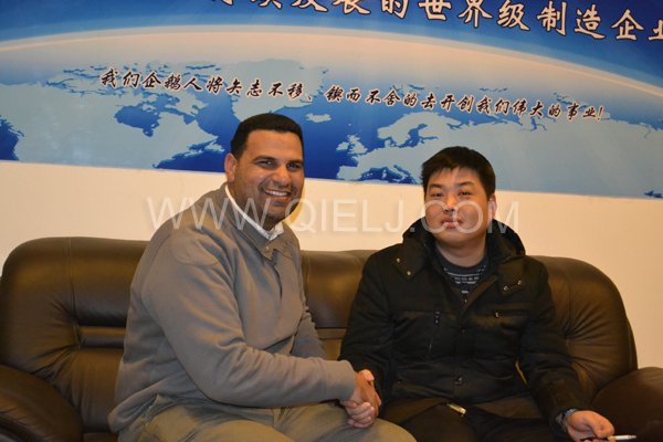 李總和明經(jīng)理會(huì)見來(lái)自埃及的客戶BEN(圖2)