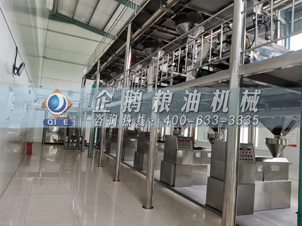 河南省農(nóng)業(yè)廳專家驗收小組對蘭考花生基地及特香型花生油加工設(shè)備進行綠色食品加工認證驗收(圖6) 河南省農(nóng)業(yè)廳專家驗收小組對蘭考花生基地及特香型花生油加工設(shè)備進行綠色食品加工認證驗收(圖6)