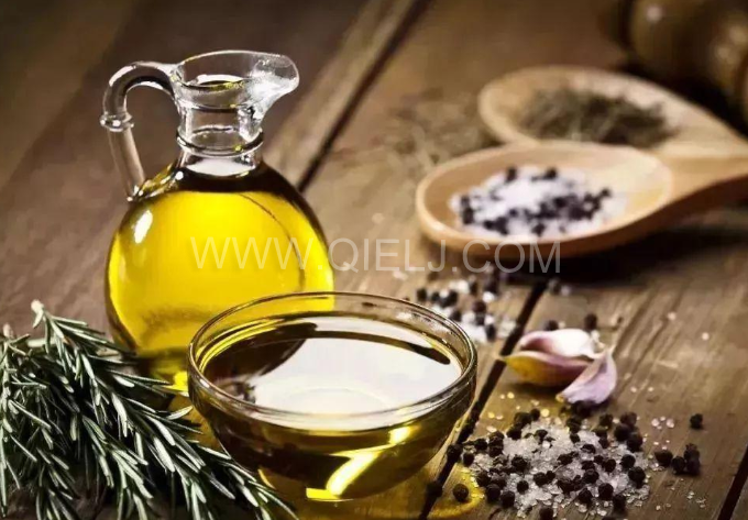 怎樣健康的選擇食用油？企鵝糧油機(jī)械為您簡單講述(圖1)